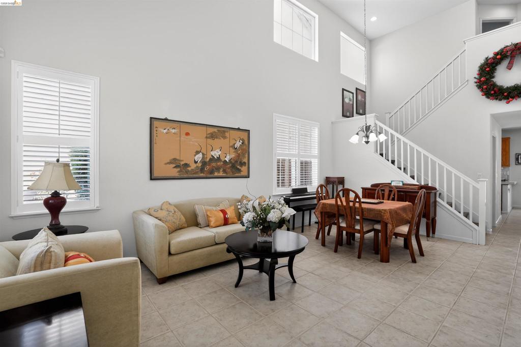 1221 Andrea way