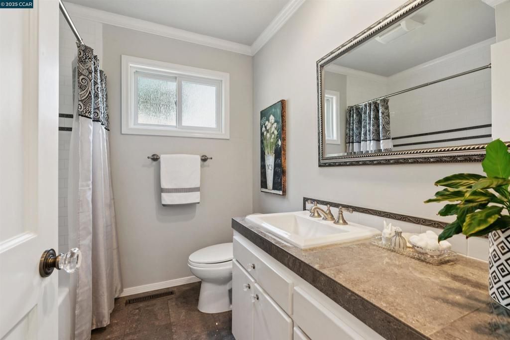 listing image 130727786293189158431