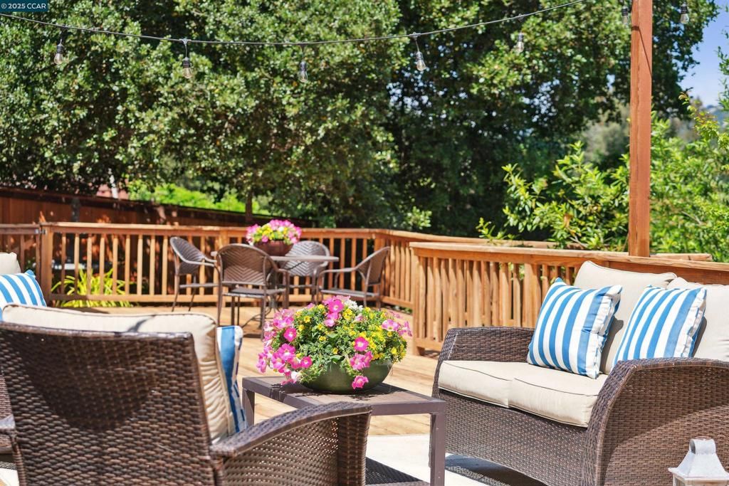 listing image 130725354292637003184