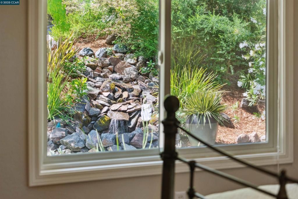 listing image 130720723694656253511