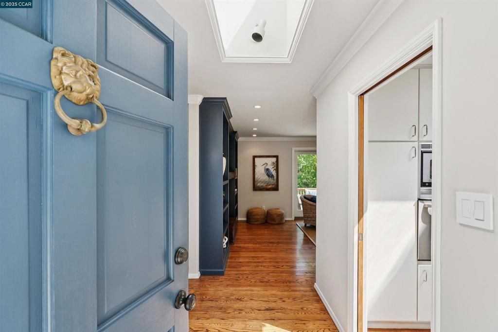 listing image 130725918030796584533
