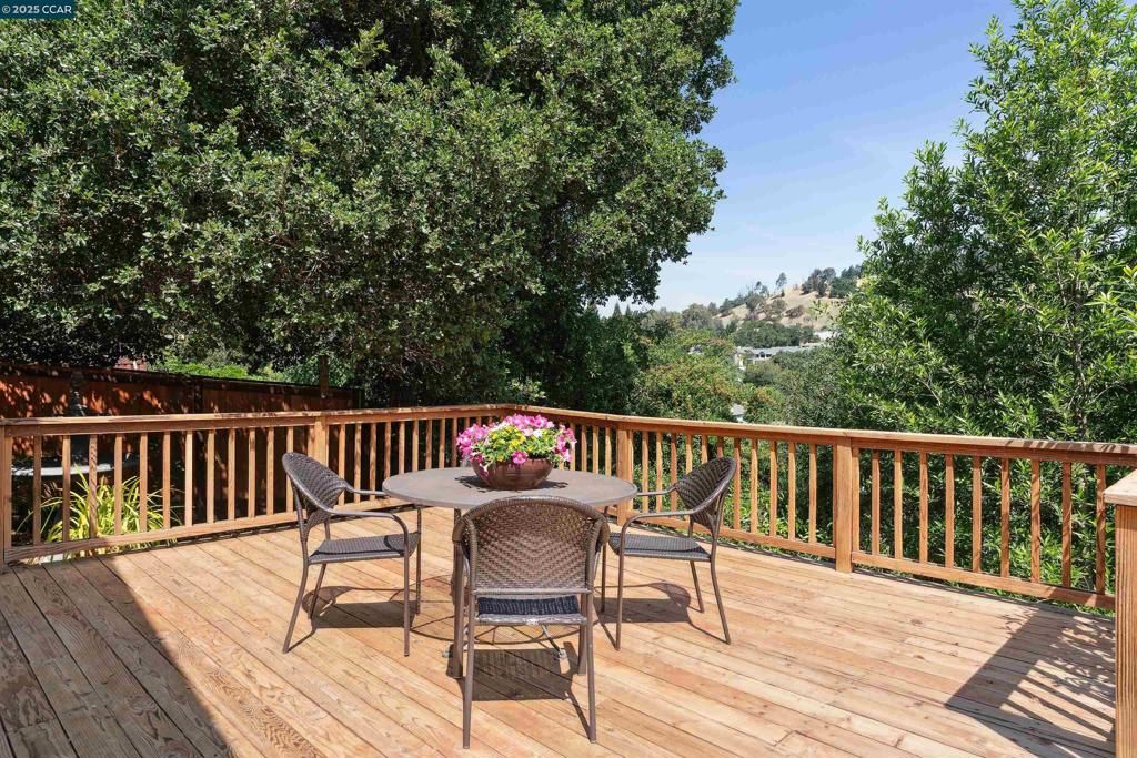 listing image 130723401509271465794