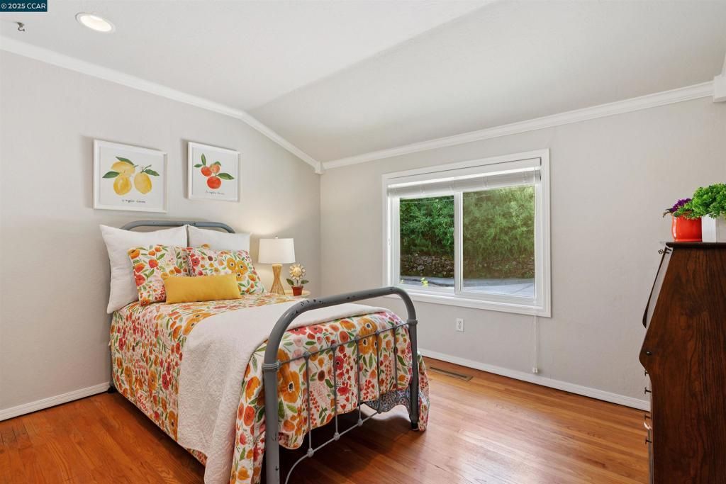 listing image 130725933255978250243