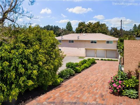 Photo of 1003 W Myrtle Street, Santa Ana, CA 92703 (MLS # PW25125649)