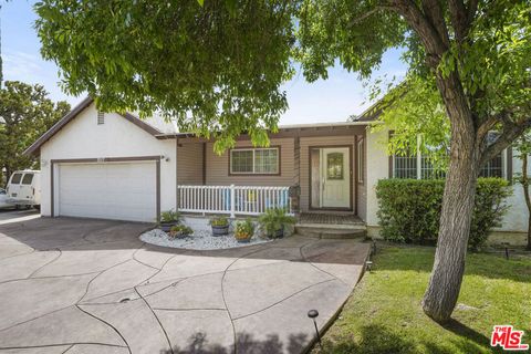 Photo of 7017 Vicky Avenue, West Hills, CA 91307 (MLS # 25523975) Photo of 7017 Vicky Avenue, West Hills, CA 91307 (MLS # 25523975)