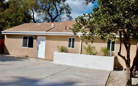 Photo of 7339 De Soto Ave, Canoga Park, CA 91304 (MLS # SR25249283) Photo of 7339 De Soto Ave, Canoga Park, CA 91304 (MLS # SR25249283)