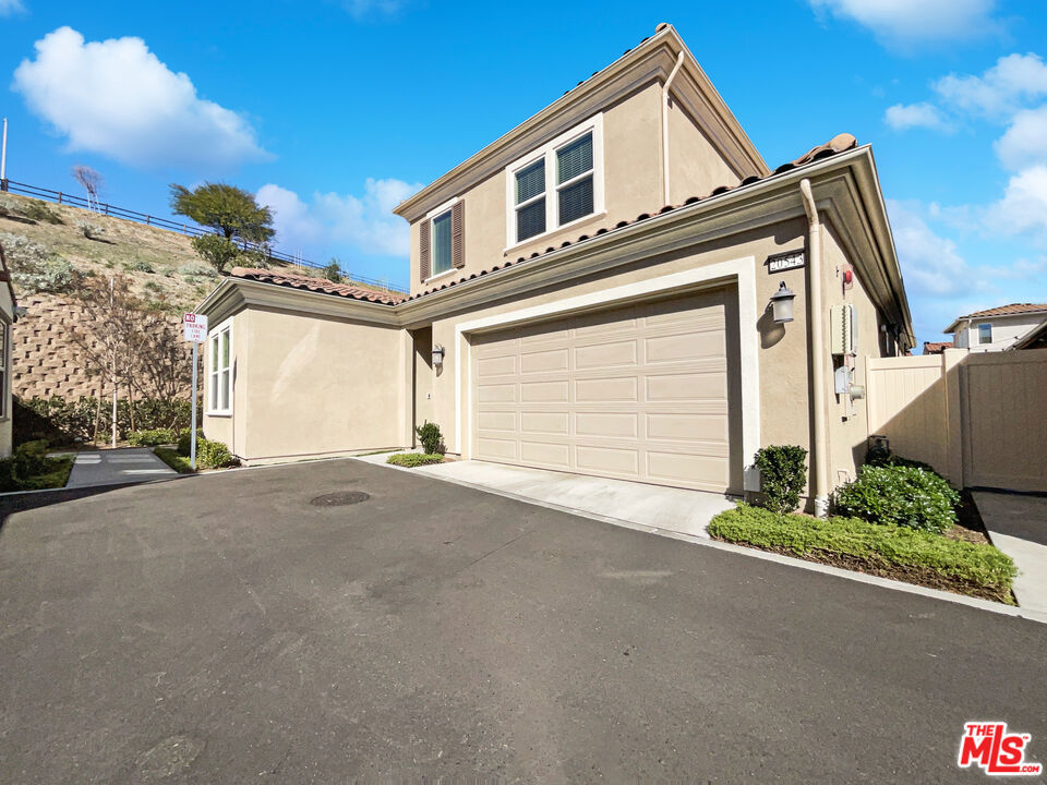 Check out this stunner! A fantastic and ACTIVE AGED 55+ community nestled in the hills of Santa Clarita! Discover a bright interior tied together with a neutral color palette. You'll love cooking in this kitchen, complete with a spacious center island and a sleek backsplash. You won't want to leave the serene primary suite, the perfect space to relax. The primary bathroom is fully equipped with a separate tub and shower, double sinks, and plenty of under sink storage.T his highly desirable aged 55+ community features a Private Clubhouse, a resort-style heated swimming pool and jacuzzi, a state of the art weight-room and outdoor BBQ and firepit area with an abundance of seating perfect for entertaining or hosting an event! Conveniently located near the new senior center "Bella Vida" which offers evens and activities.Hurry, this won't last long!