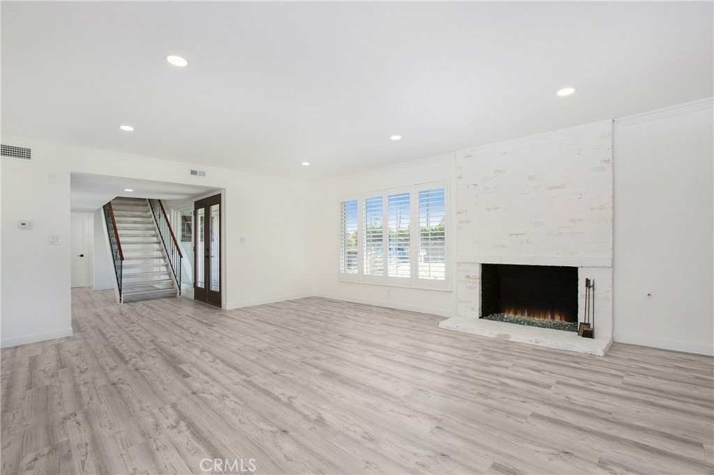 13772 Sanderstead Road