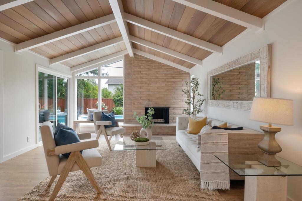 343 Redwood Avenue