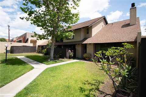 Photo of 1801 PARK GLEN CIR #B, Santa Ana, CA 92706 (MLS # IV26100777)