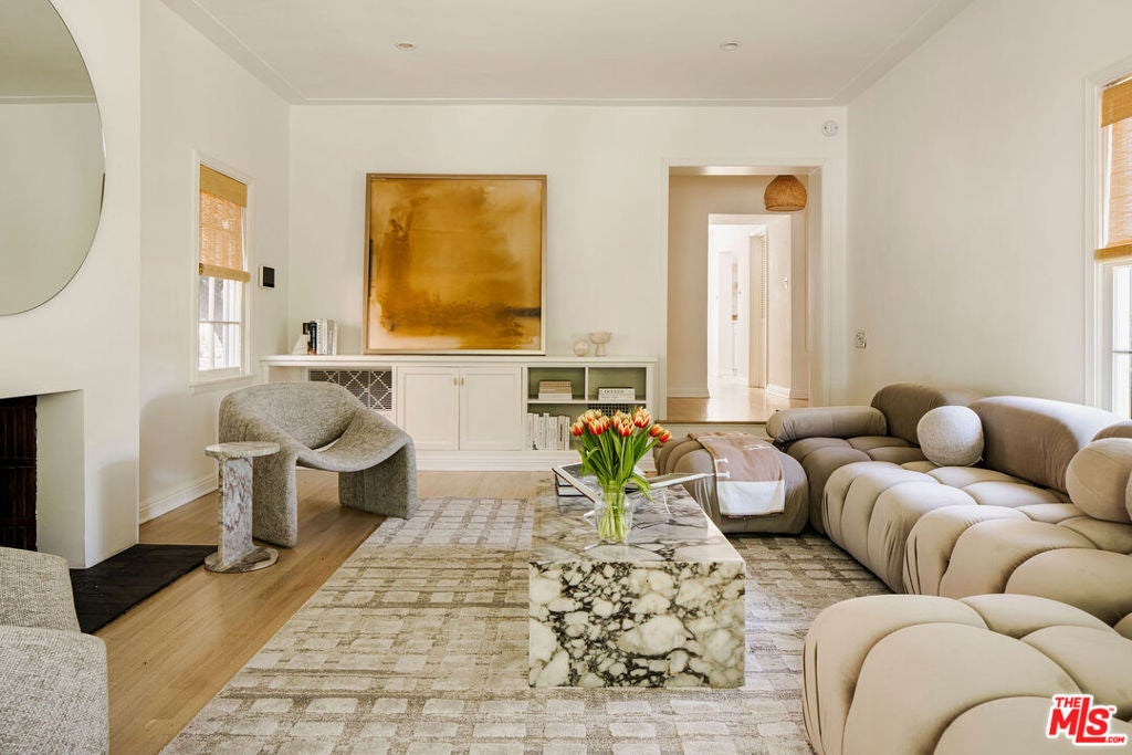 2518 Canyon Drive