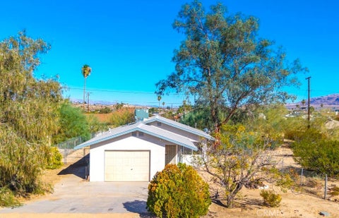 Photo of 6211 Daisy Avenue, 29 Palms, CA 92277 (MLS # JT26215777)