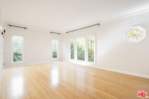 Photo of 442 S Maple Drive #1/2, Beverly Hills, CA 90212 (MLS # 26643007)