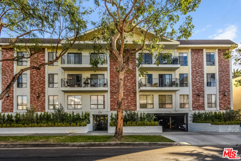 Modern unit for lease in prime and hip WEHO! Designer finishes include French Oak laminate flooring throughout, a kitchen with stainless steel appliances, caesartone counters and backsplashes, and newer cabinetry. This spacious unit features spacious living, dining area with balcony, 2 bedrooms, 2 baths appointed with oversized showers, in unit laundry, nest thermostat, great storage, and gated parking. Located a block from Melrose, which offers world class shopping, dining, and other facets of entertainment.