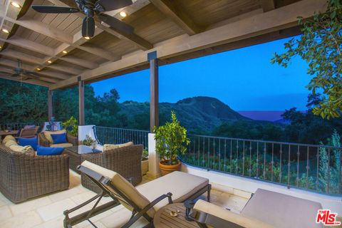 20950 Waveview Drive Topanga CA 90290