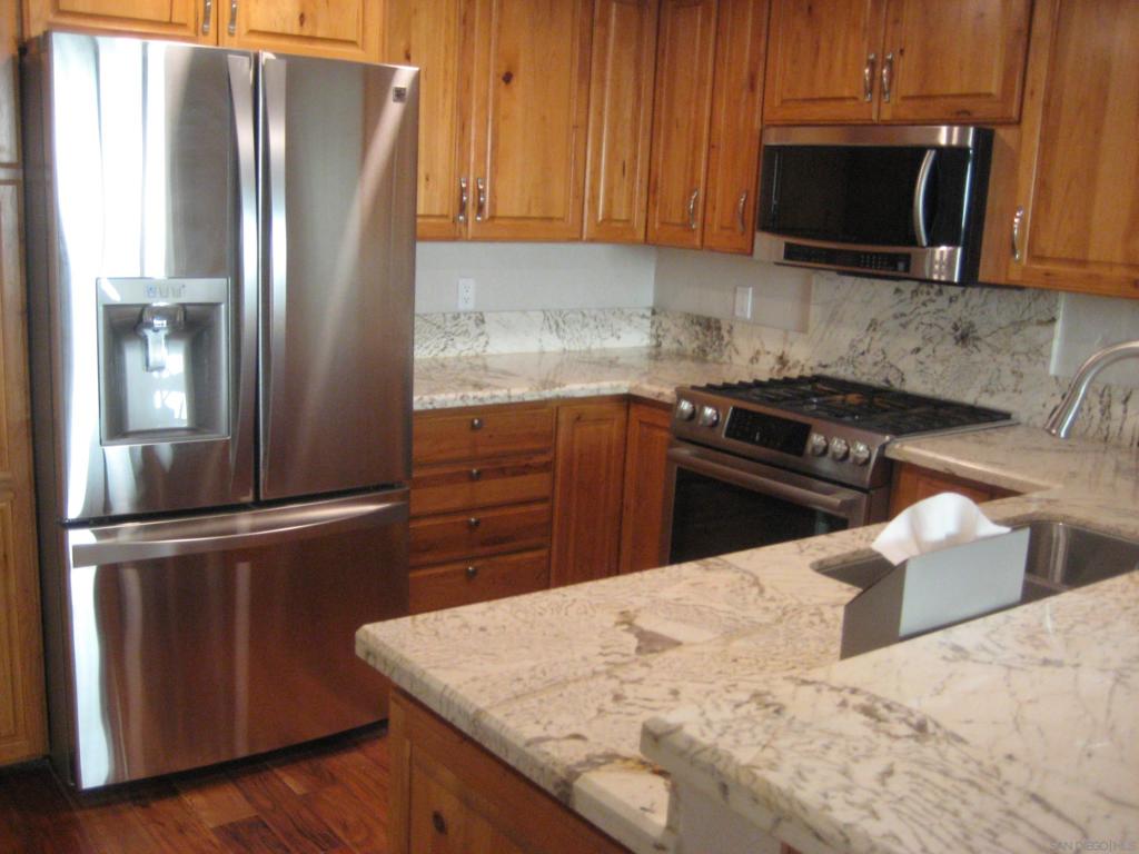 4137 Caminito Davila