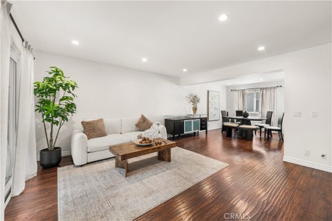 Photo of 18333 Hatteras ST, Tarzana, CA 91356 (MLS # SR26191981)