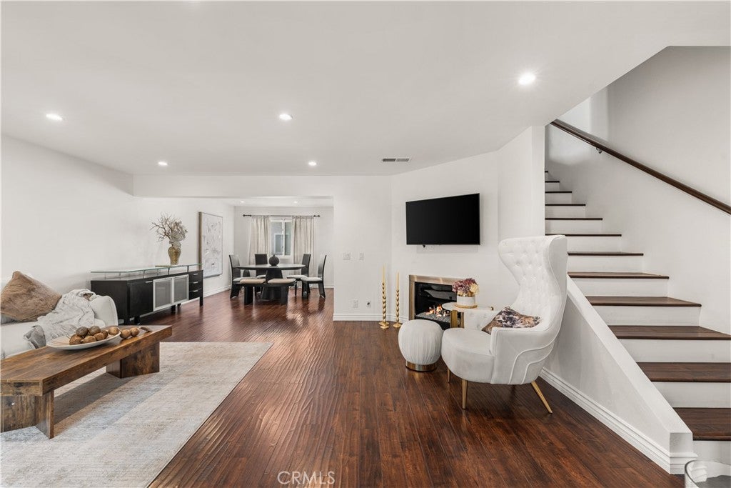 18333 Hatteras 6