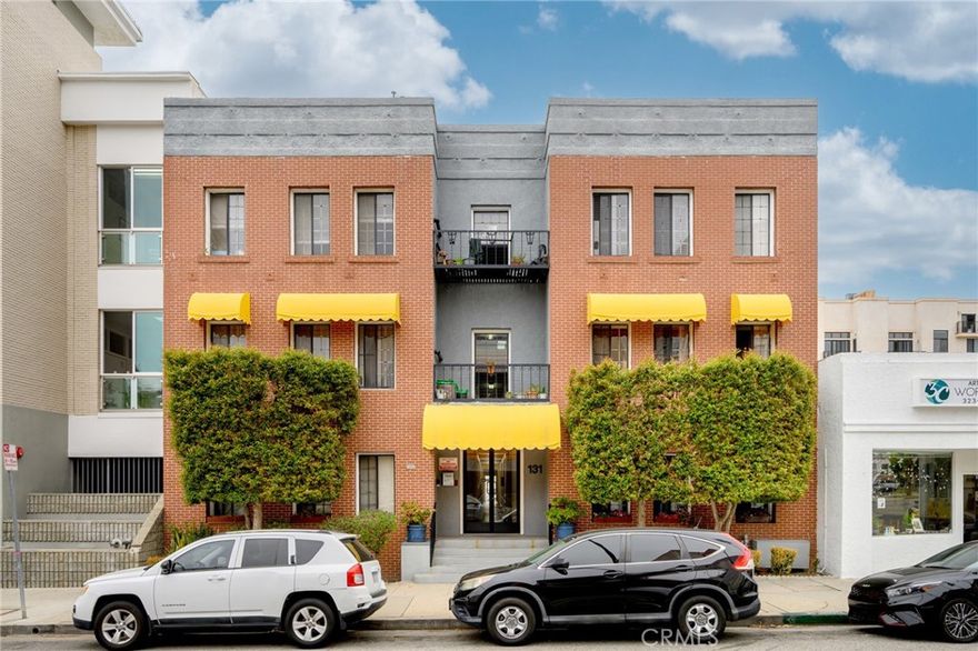 Updated * Studio / 1 Bathroom * 500sqft Est. * Laminate Floors * Heater * Updated Kitchen * Area For A Nook * Recessed Lighting * Walk-In Closet * Community Laundry * Street Parking * No Pets * Water Included * Tenant Pays Gas & Power