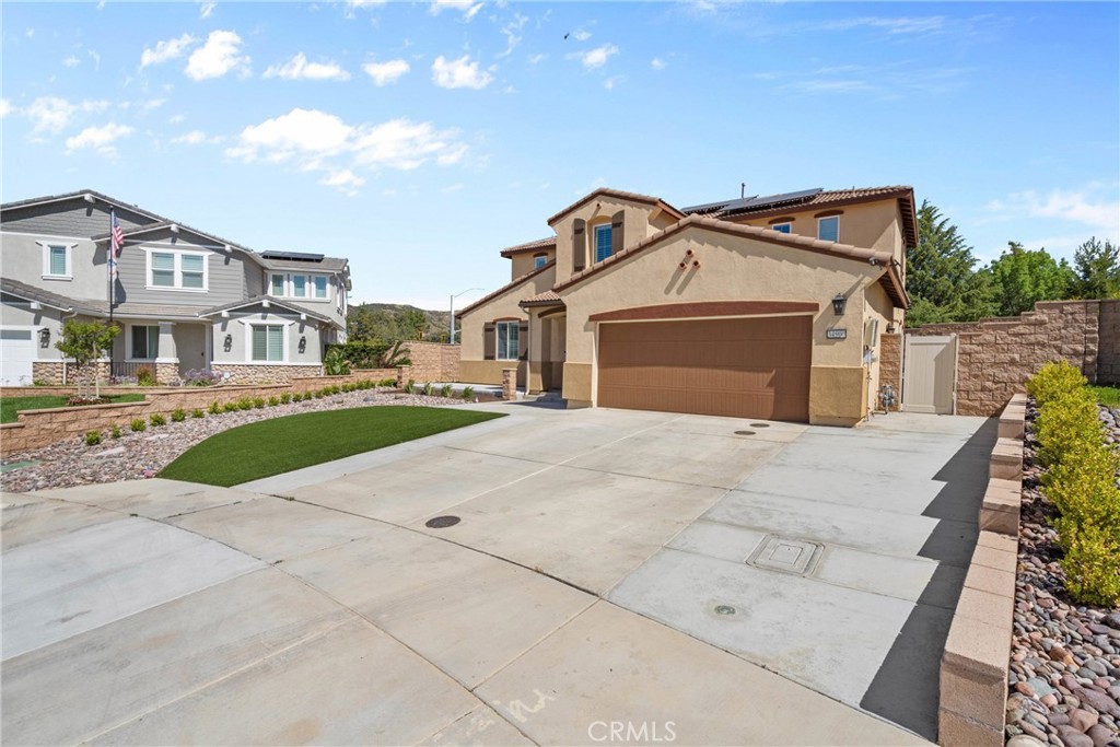 34900 N Serrano Square