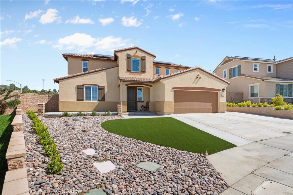 34900 N Serrano Square