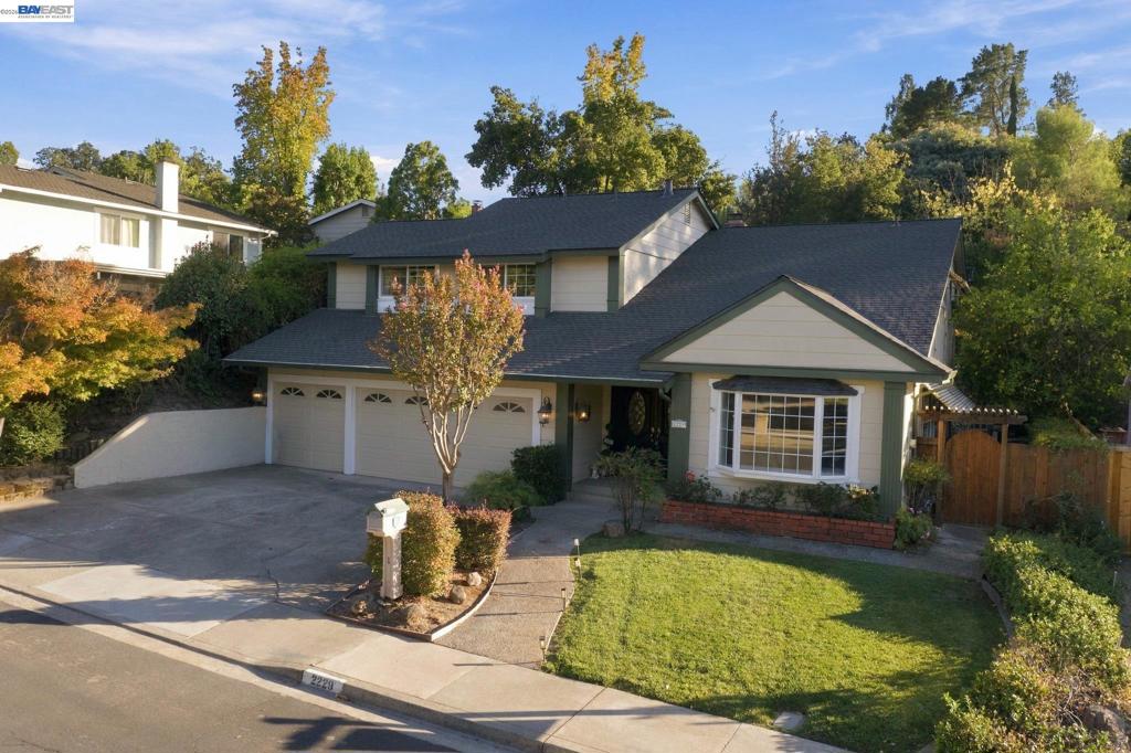 2229 Stewart Ave