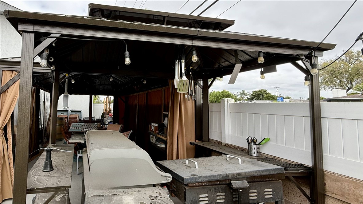 Stardust (Edwards/McFadden) (STAR) - Residential Lease