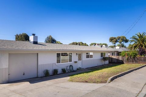 Photo of 1048 Hamilton Avenue, Seaside, CA 93955 (MLS # ML82041801)