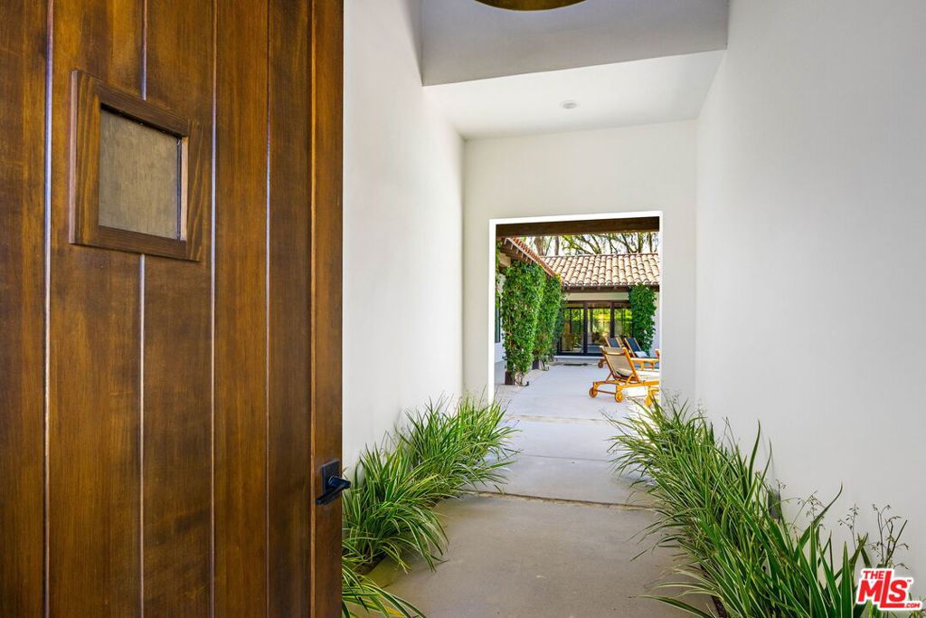 78101 San Timoteo Street