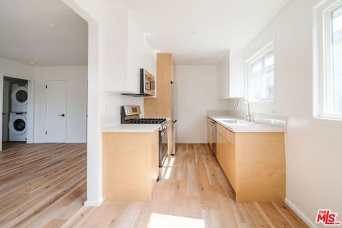 Photo of 1318 S Ogden Drive #4, Los Angeles, CA 90019 (MLS # 25628579)