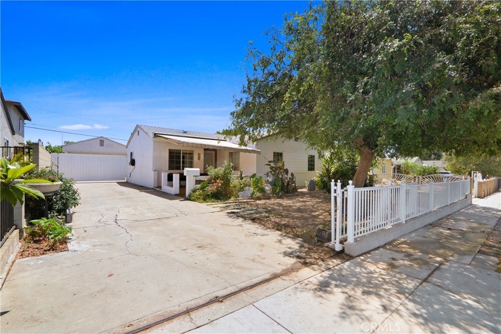 332 S Azusa Avenue