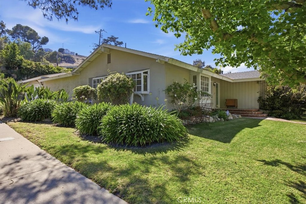 Properties 26871 Basswood Avenue