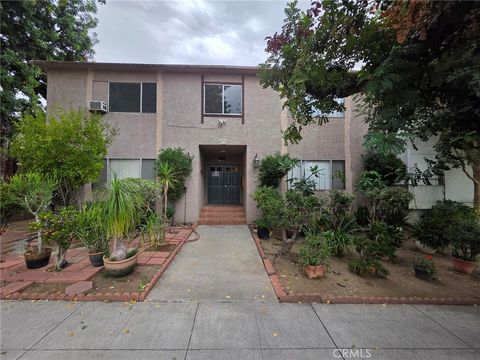 Photo of 476 E Palm Ave #c, Burbank, CA 91501 (MLS # SR25259947)