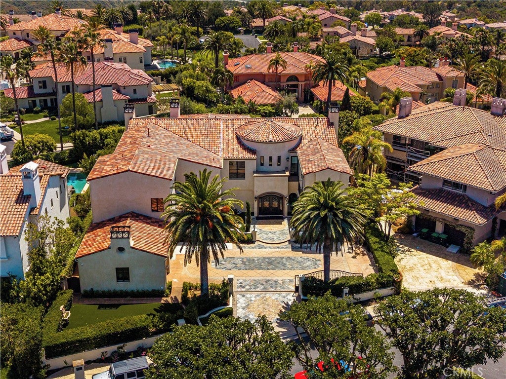 Photo of 6 Pinnacle PT, Newport Coast, CA 92657 (MLS # OC26218118)