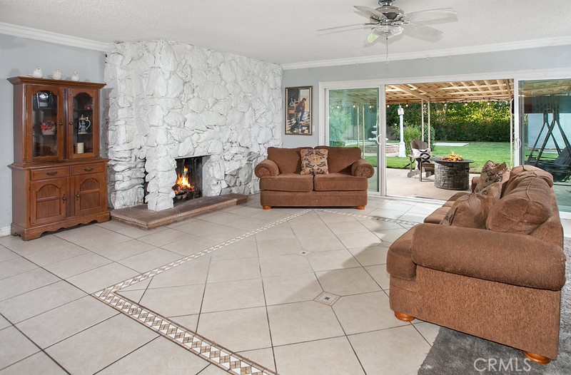 19128 Prairie Street