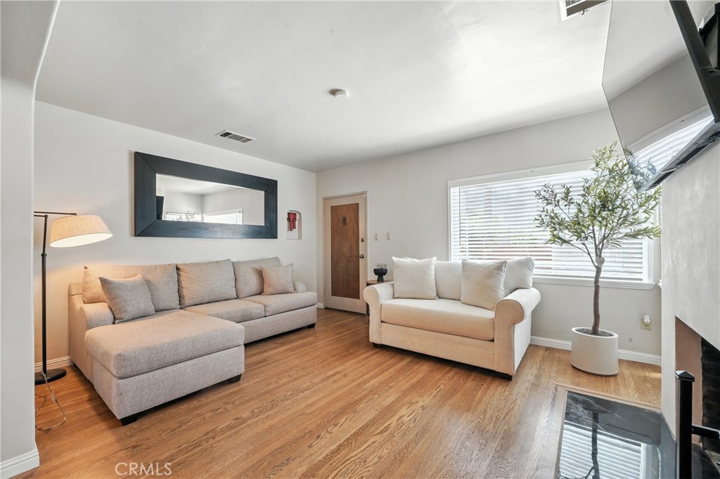265 W Pershing Court