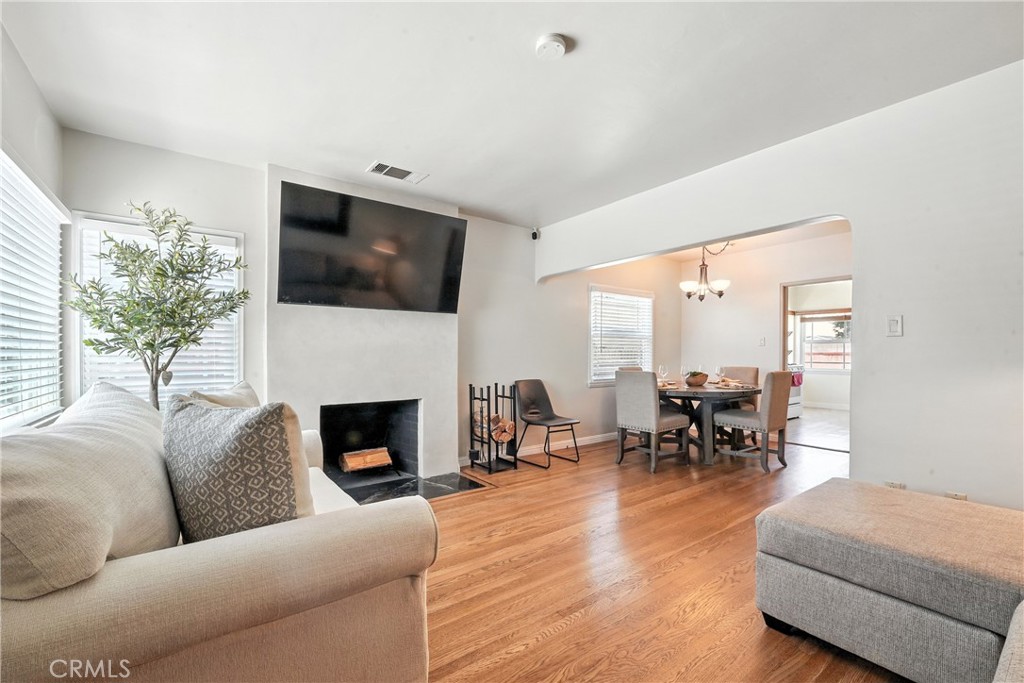 265 W Pershing Court
