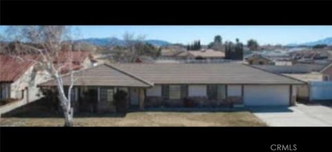 Photo of 12515 Indian River Dr, Apple Valley, CA 92308 (MLS # MB26060352)