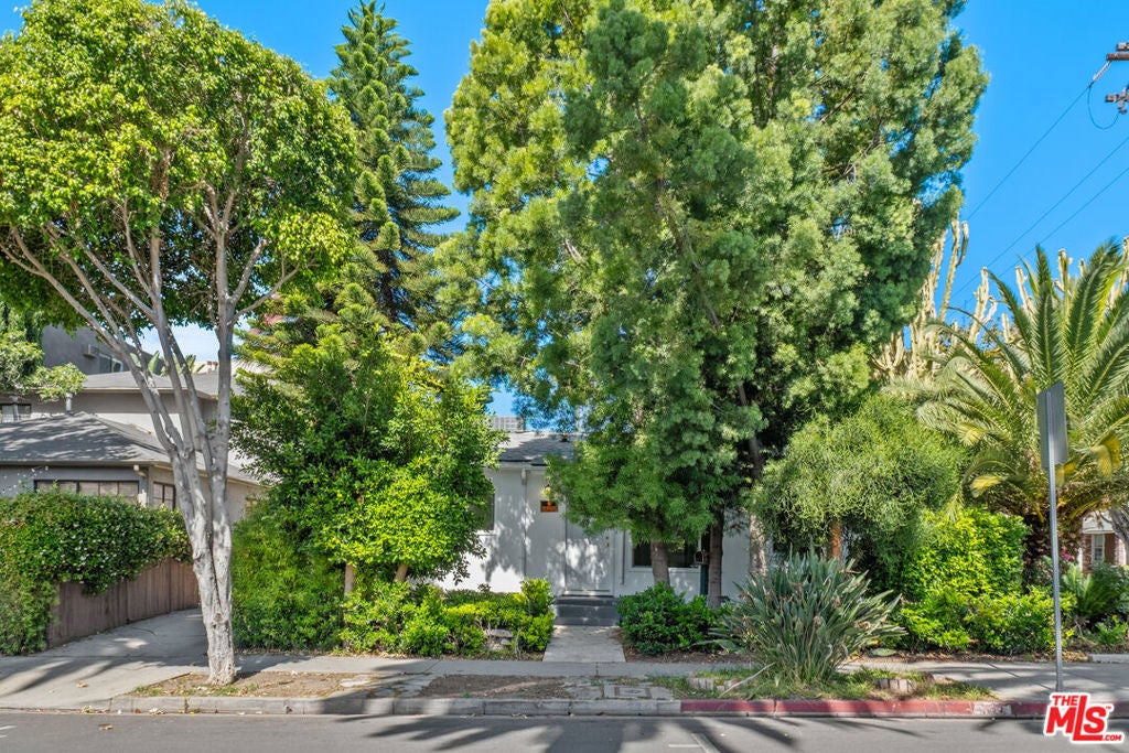 Photo of 739 Westbourne Drive, West Hollywood, CA 90069 (MLS # 26650793)