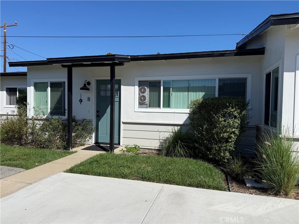 241 Costa Mesa St, Unit B St, Costa Mesa CA 92627