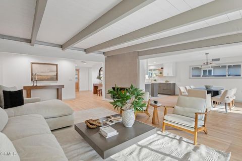 Photo of 6043 Mary Ellen Avenue, Valley Glen, CA 91401 (MLS # V1-35829)