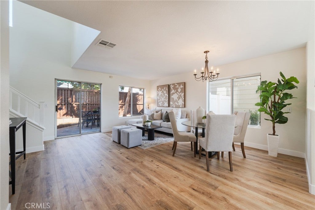515 E Cypress