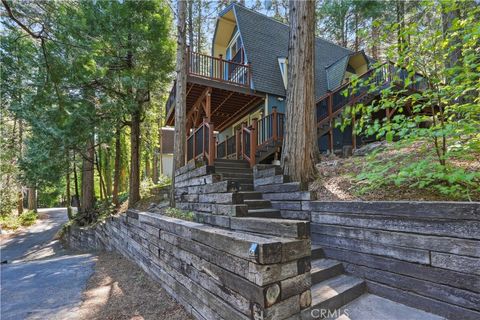 Photo of 24091 Lakeview Dr, Crestline, CA 92325 (MLS # IG26093053)