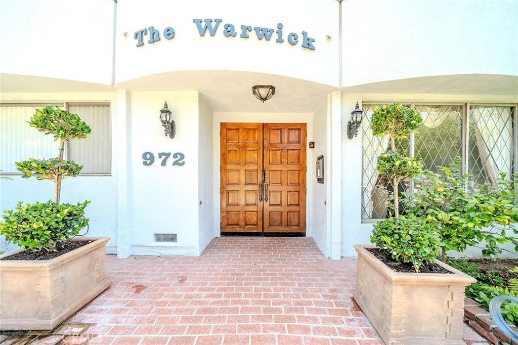 972 E California BLVD 202, Pasadena CA 91106