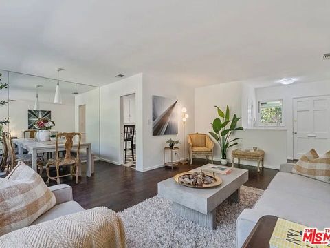 Photo of 3031 S Bentley Avenue, Los Angeles, CA 90034 (MLS # 26825723)