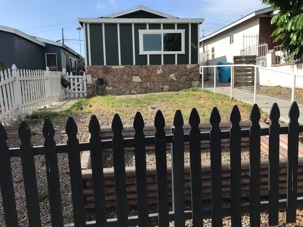 3225 Logan Ave AVE