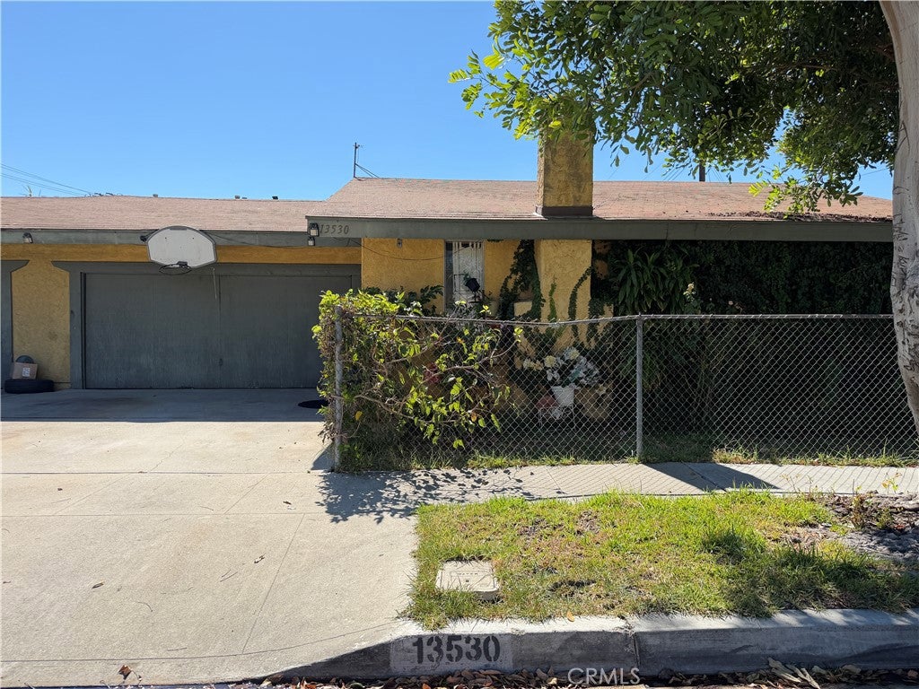 13530 Valle Vista