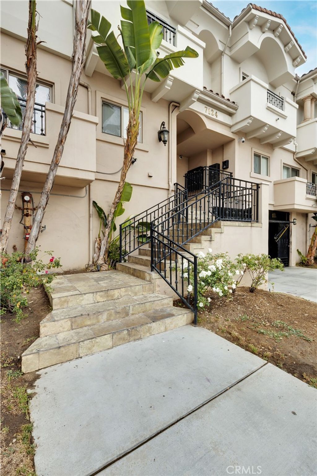 Photo of 7124 Woodman Ave, Van Nuys, CA 91405 (MLS # BB26069428)