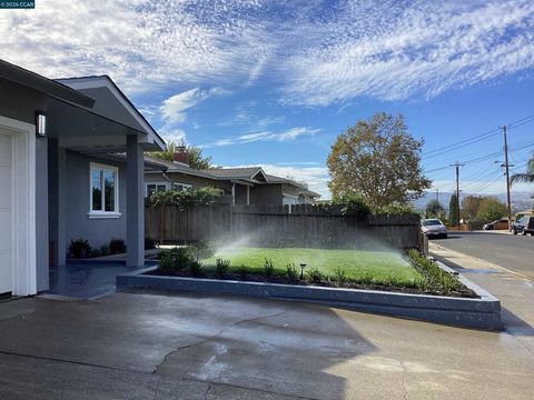 Photo of 2848, Concord, CA 94520 (MLS # 41128294)