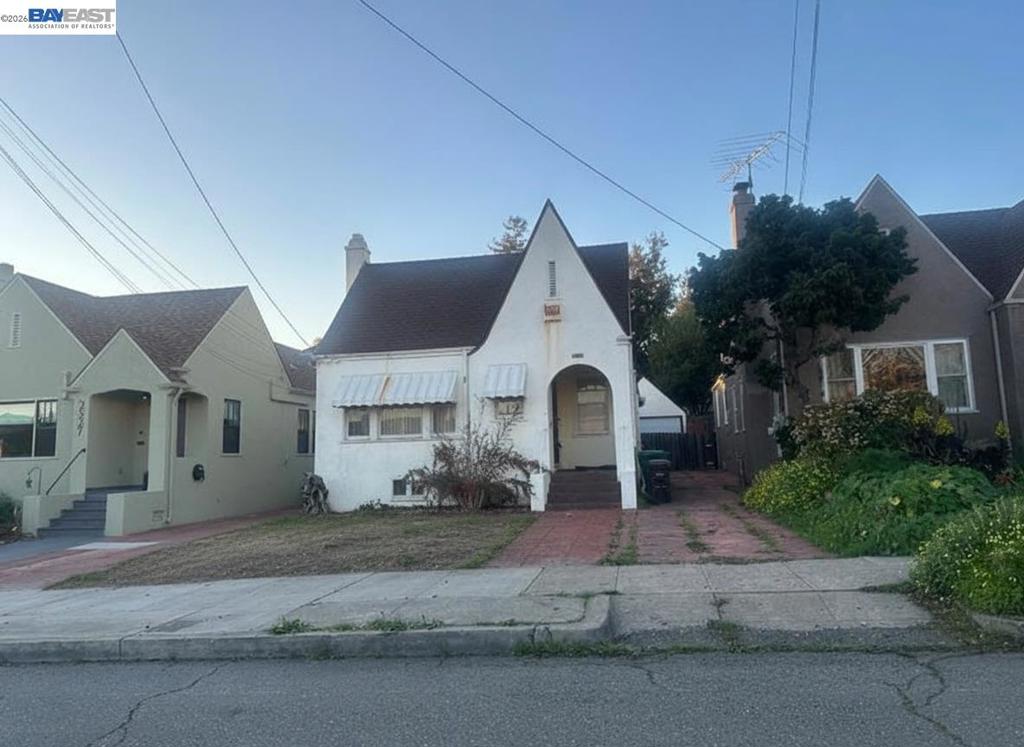 2533 Harrington Ave